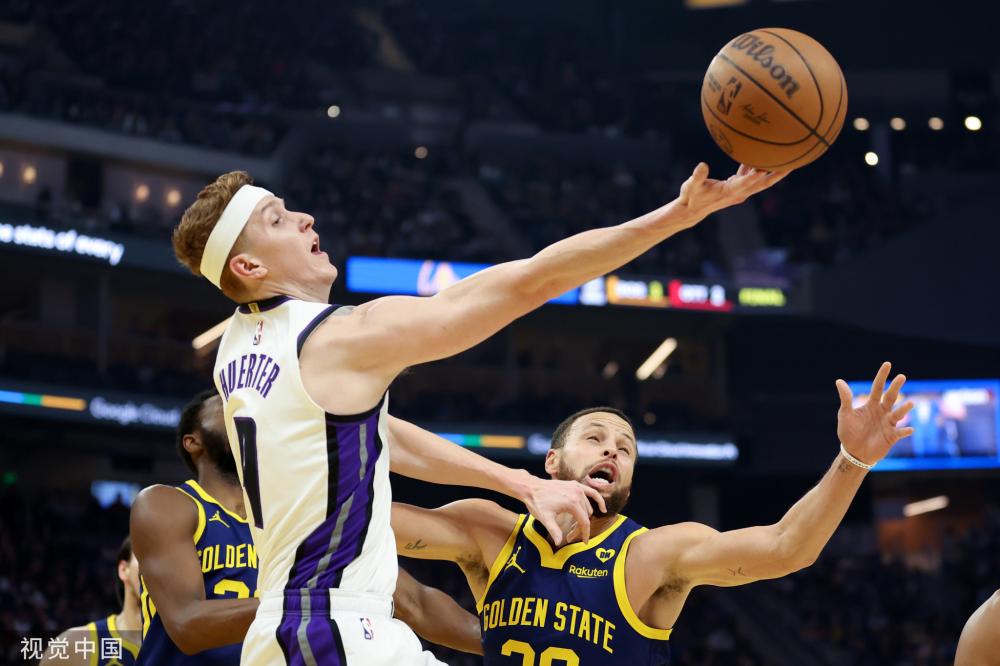 曼晚：21名曼联球员随队客战富勒姆，奥纳纳入选、霍伊伦缺阵