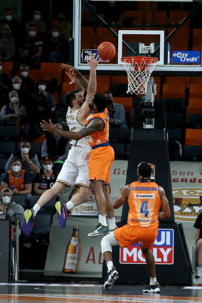 喜鹊英超一球擒铁锤帮 磨拳决战红军力拼联赛杯冠军.